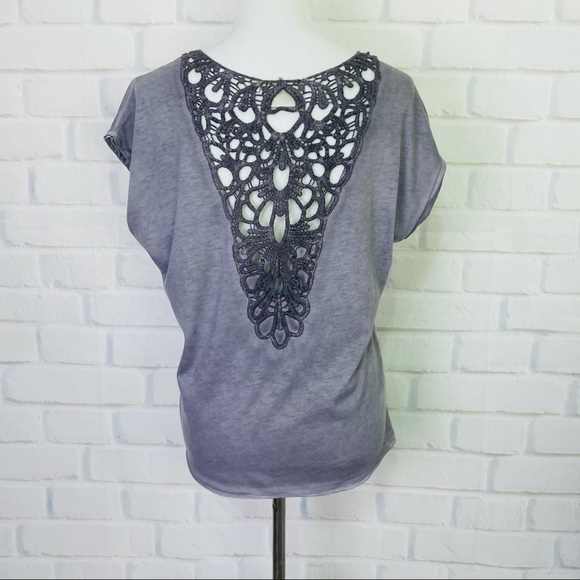 Dantelle Embroidered Open Back Gypsy Tee - Picture 2 of 6